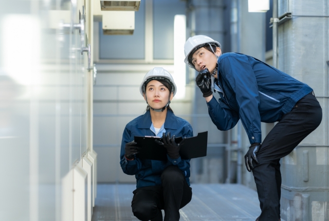 設備の定期点検などの保守