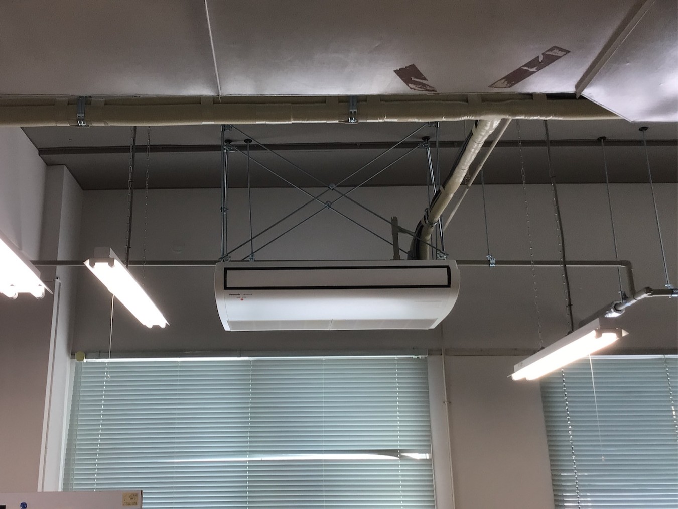 工業試験場　様